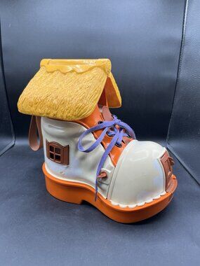 Vintage 1977 Matchbox Play Boot Shoe House Live N Learn Toy ✅